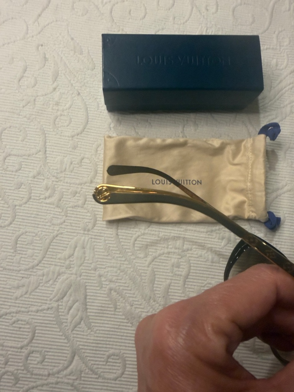 Louis Vuitton Louis Vuitton Black La Blum Women's Sunglasses. Nearly New Luxury - Picture 11 of 12